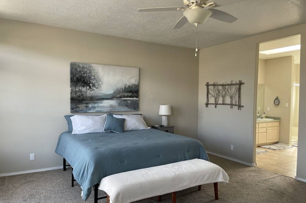 Photo of Bedroom in Northeast Heights