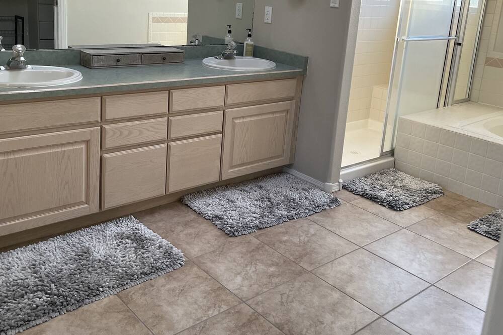 Photo of Bathroom in Northeast Heights