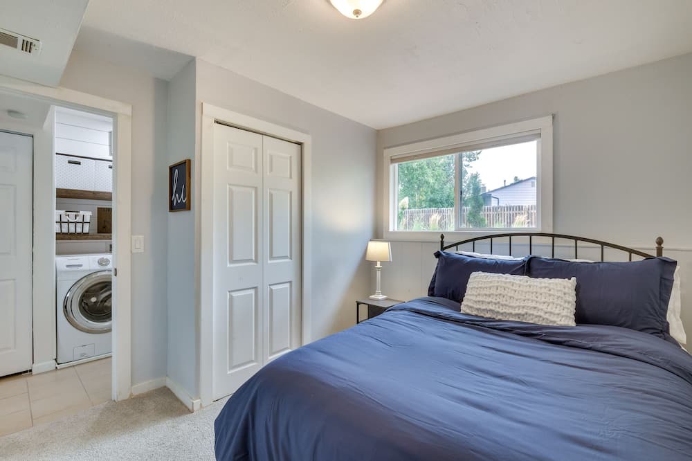 Photo of Bedroom in Troutman Park
