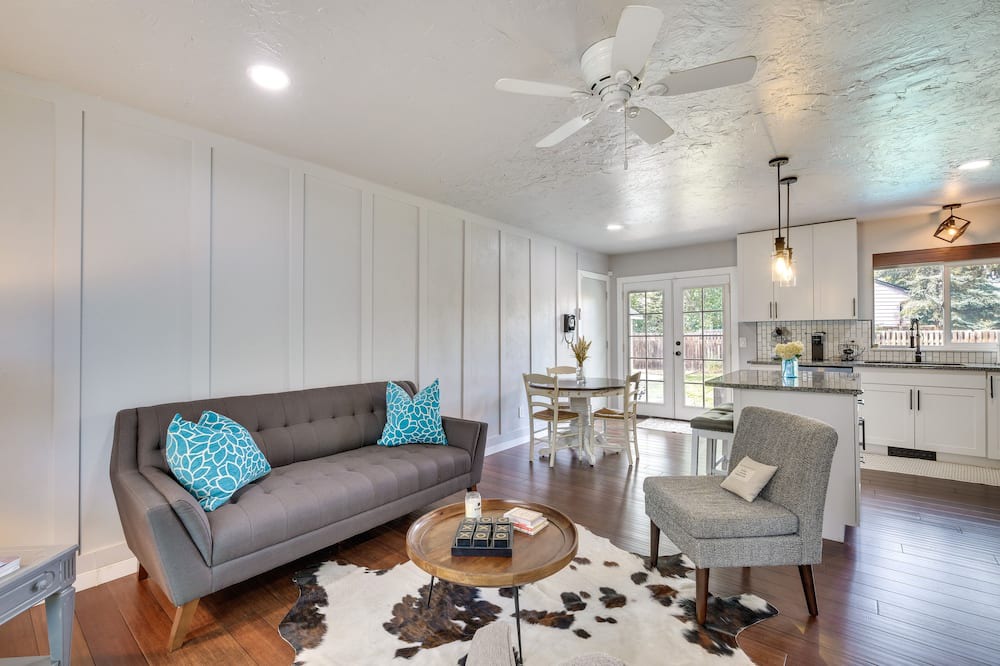 Photo of Bedroom in Troutman Park
