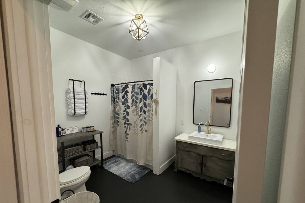 Photo of Bathroom in Pauls Valley
