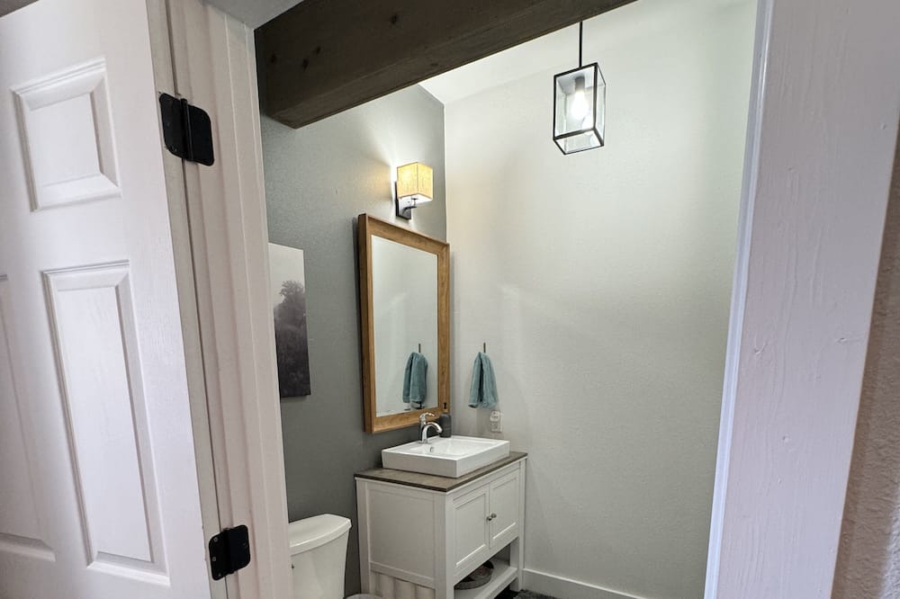 Photo of Bathroom in Pauls Valley