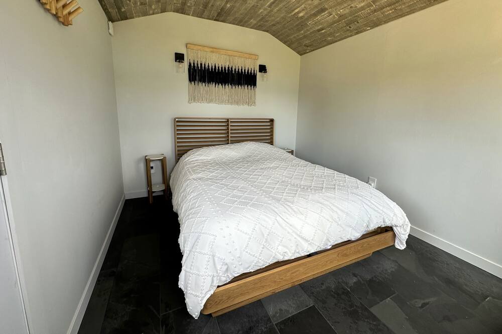 Photo of Bedroom in Hoodsport