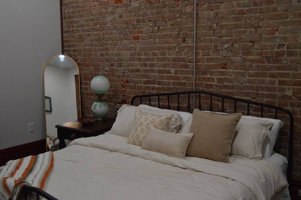 Photo of Bedroom in Seneca