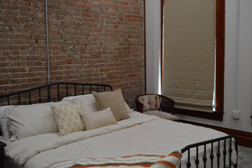 Photo of Bedroom in Seneca