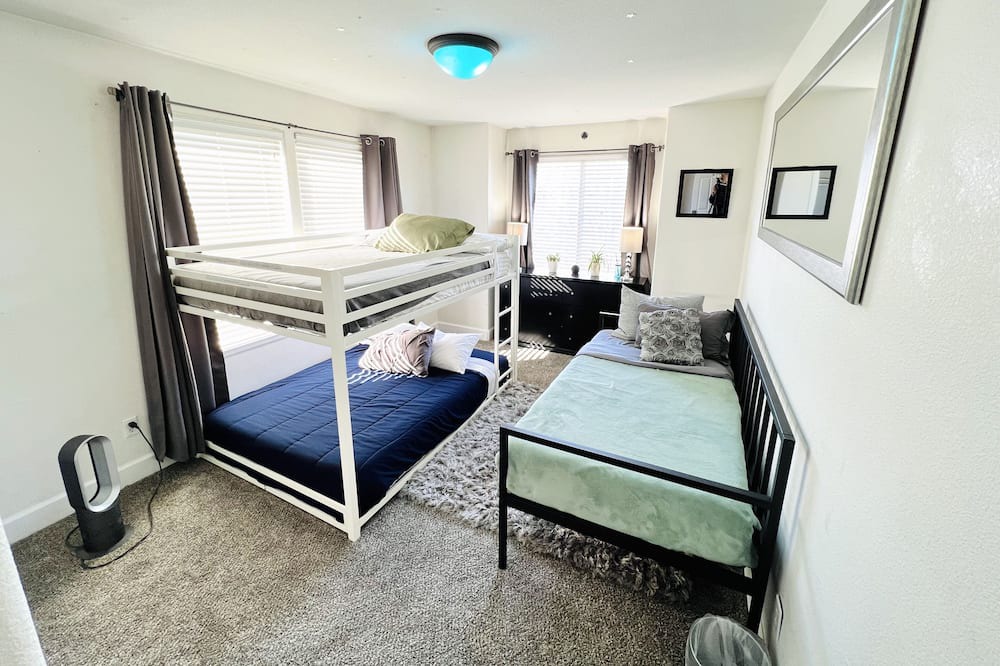 Photo of Bedroom in Curtis Park