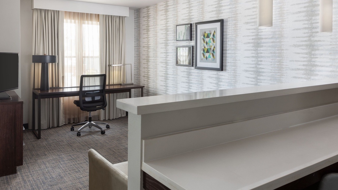 Photo of Bedroom in I-435 West KC-KS
