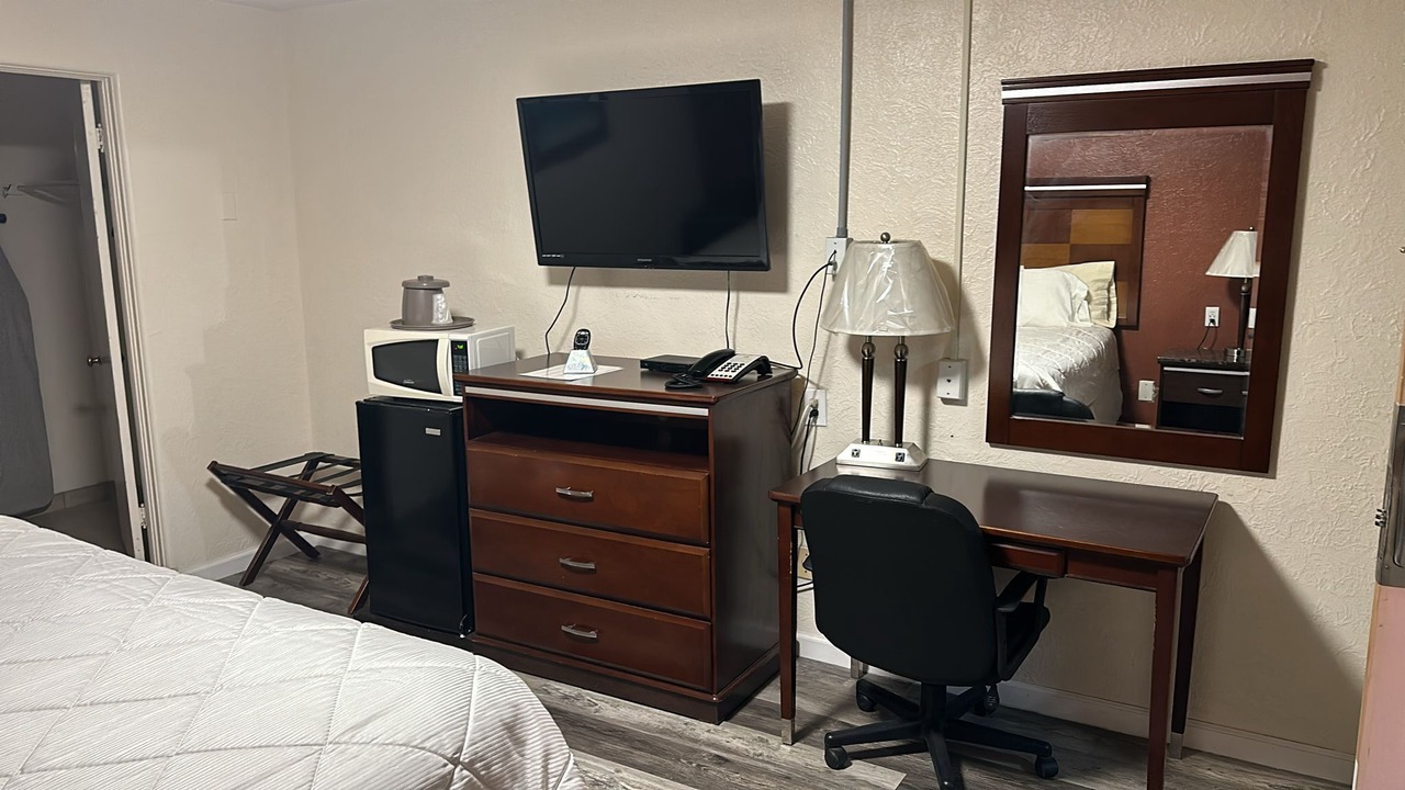 Photo of Bedroom in Roswell