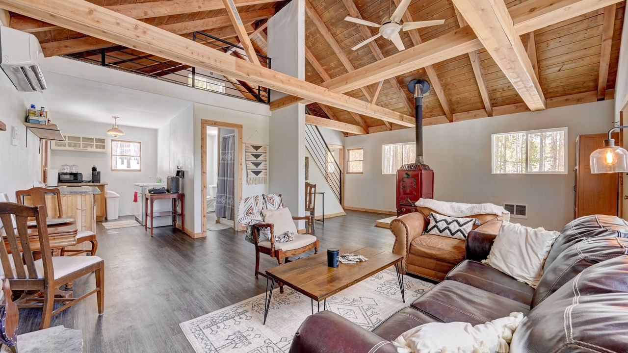Photo of Livingroom in Evergreen