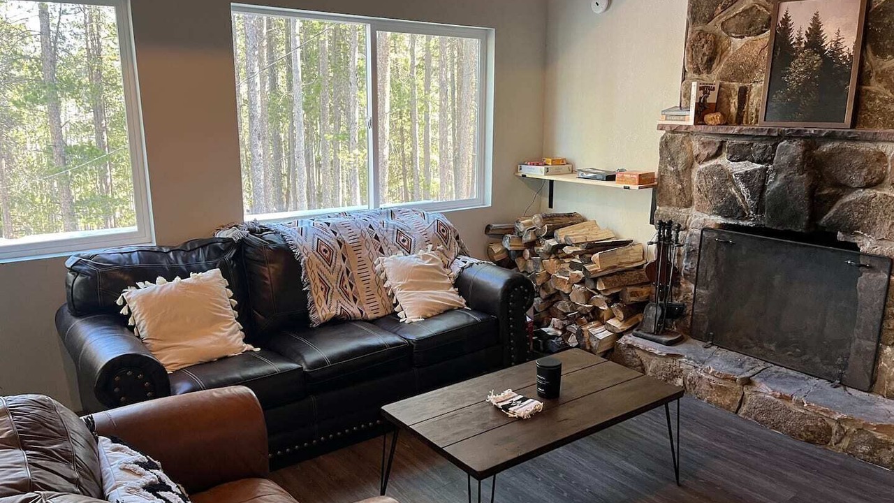Photo of Livingroom in Evergreen