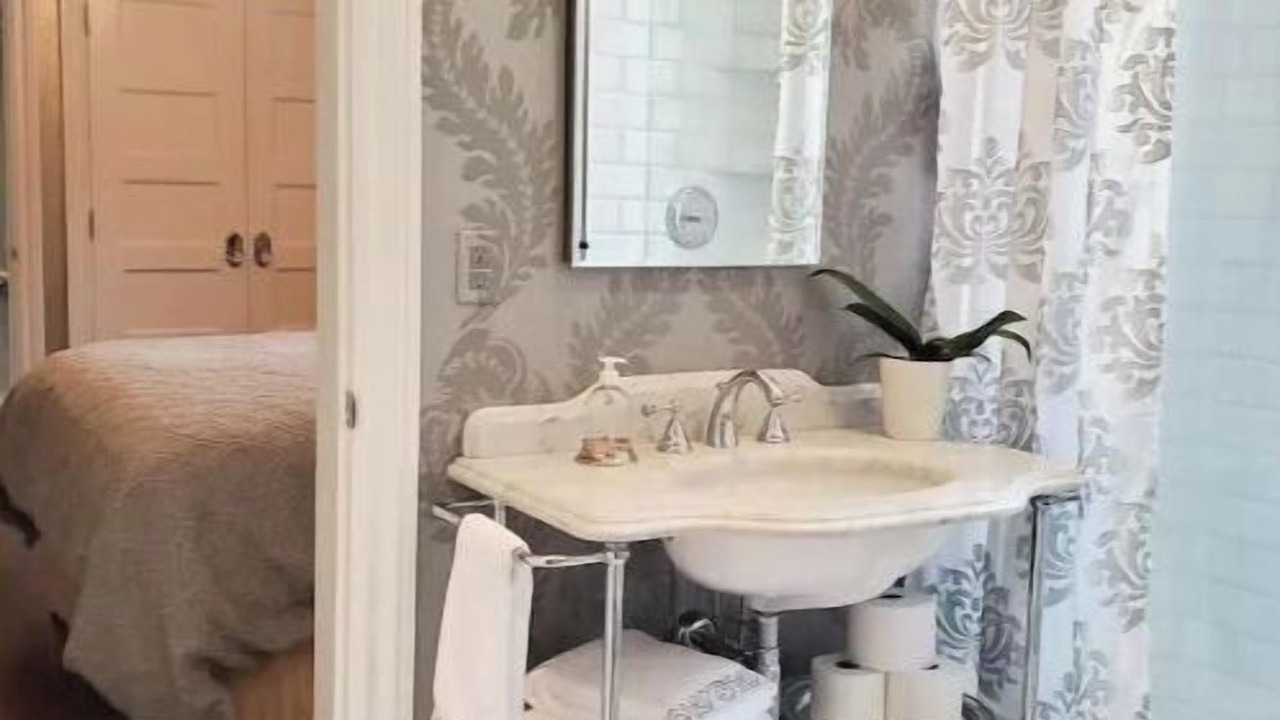 Photo of Bathroom in Washington Park West