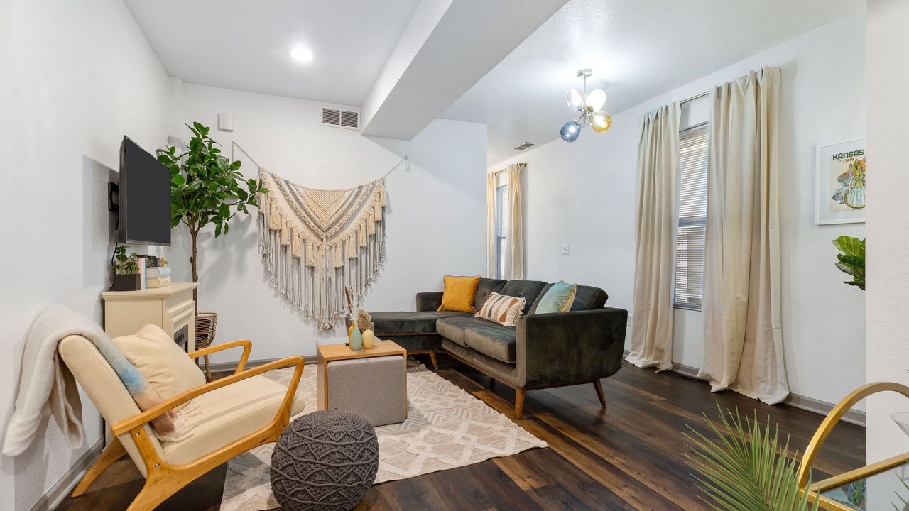 Photo of Livingroom in Columbus Park