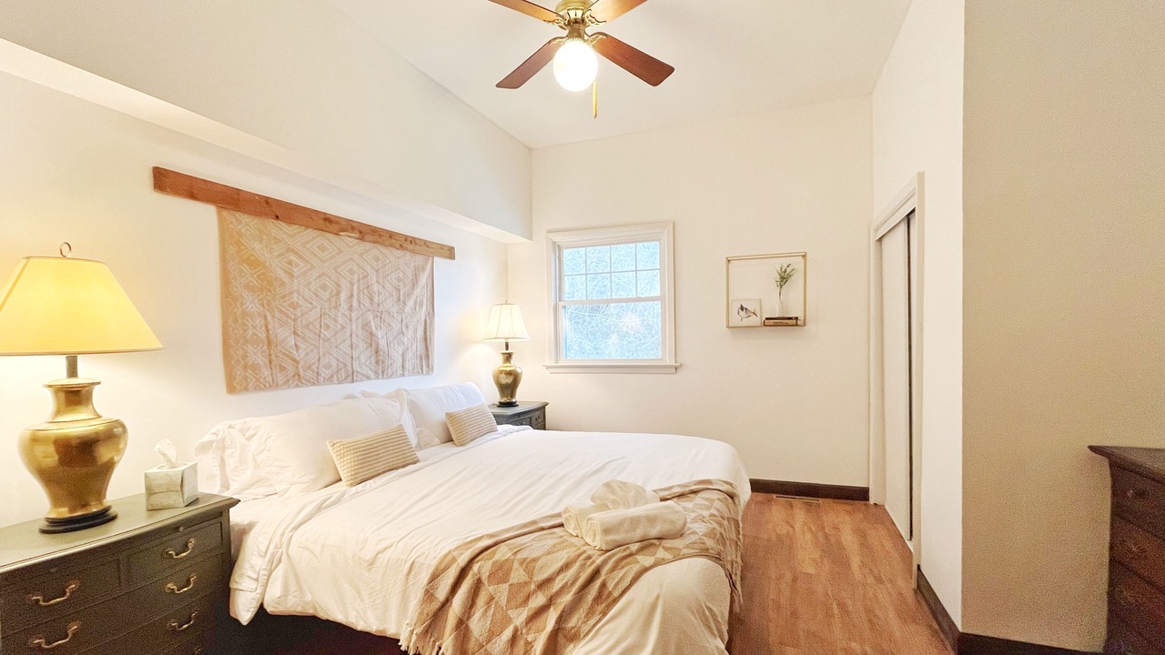 Photo of Bedroom in Parkville
