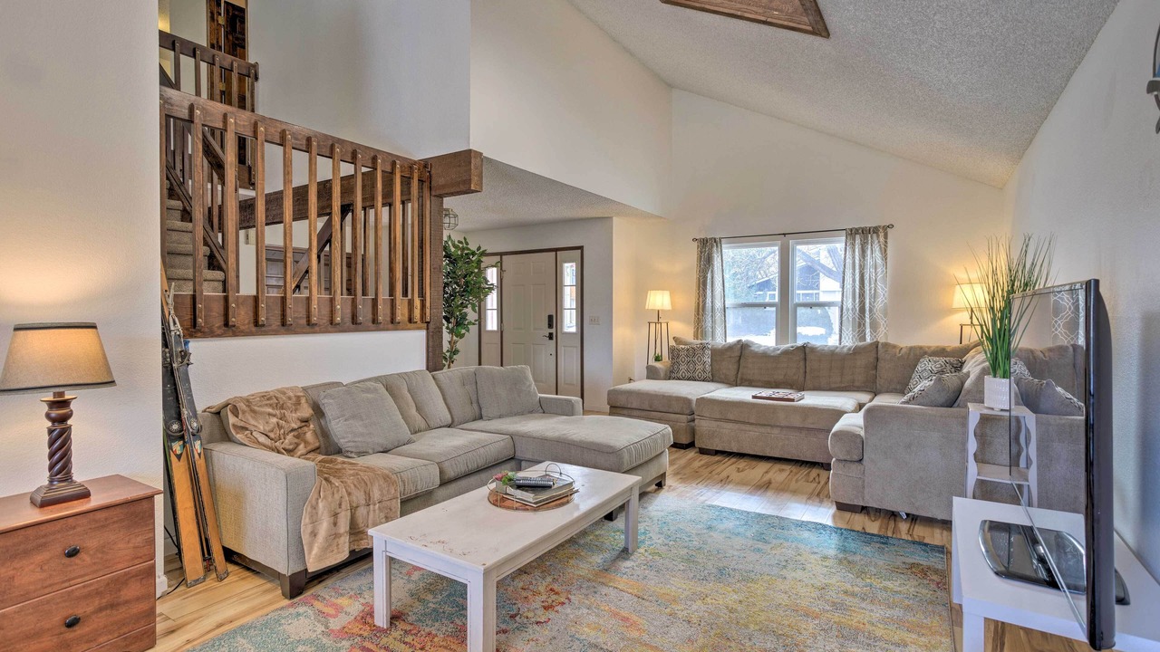 Photo of Livingroom in Aurora