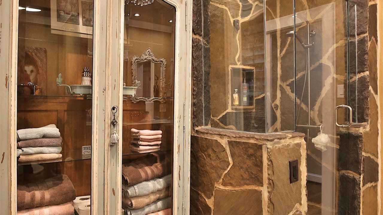 Photo of Bathroom in Elmwood Area