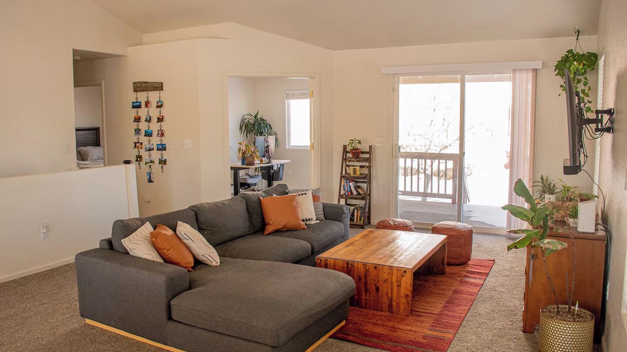 Photo of Livingroom in Jefferson Gardens