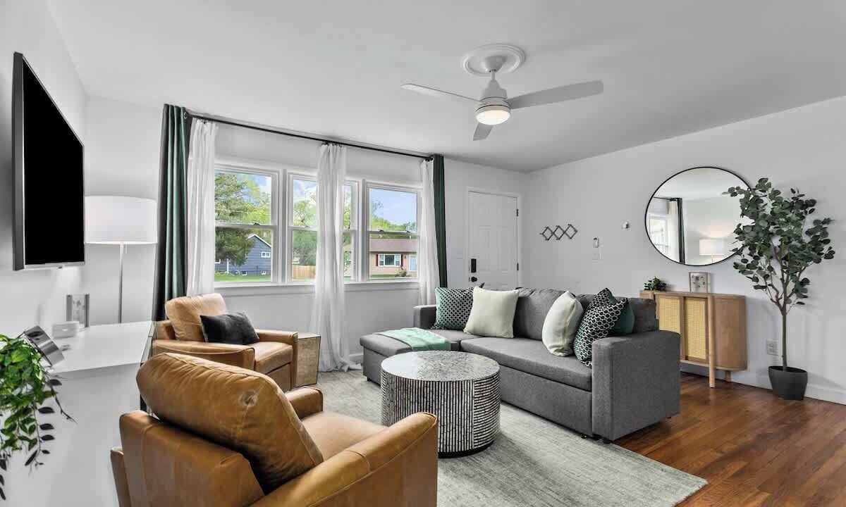 Photo of Livingroom in Shawnee