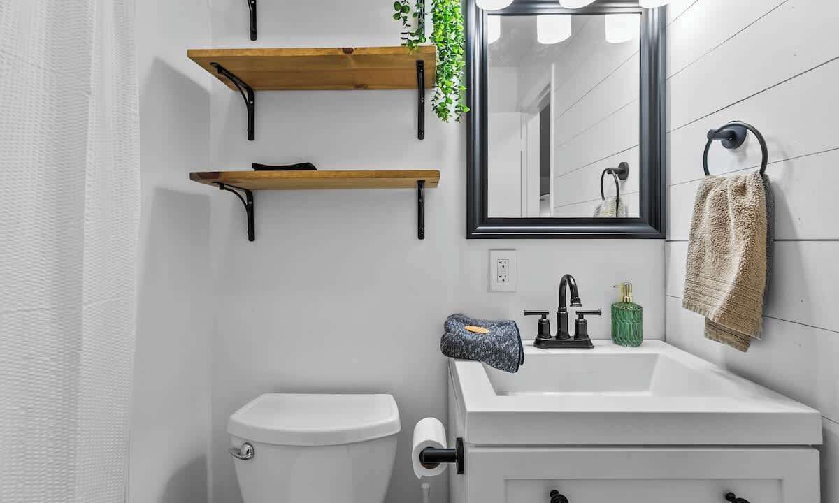 Photo of Bathroom in Shawnee