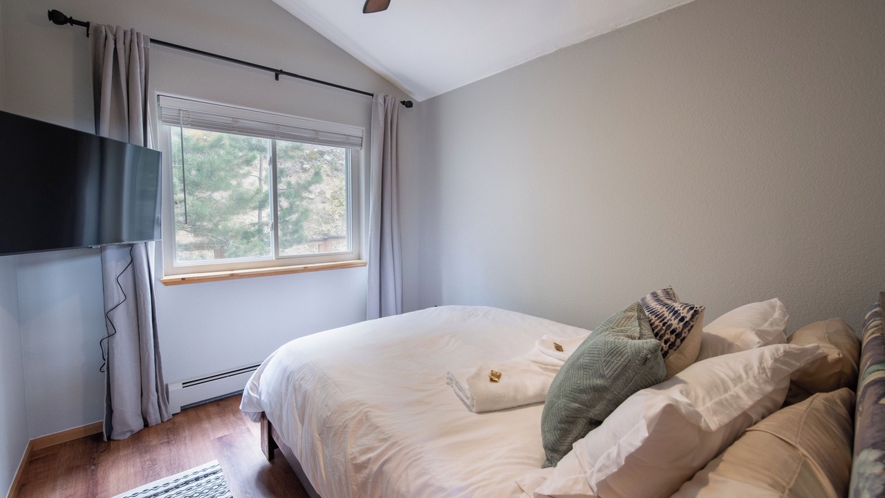 Photo of Bedroom in Conifer Mountain and Meadows