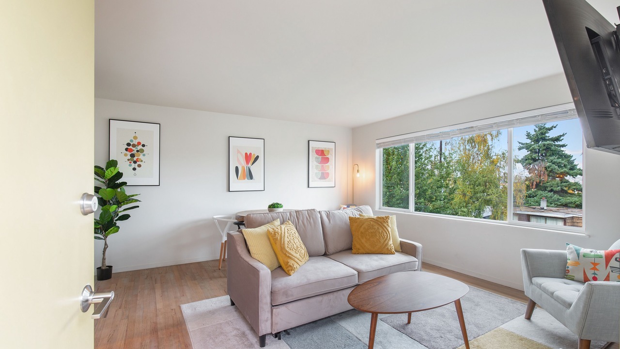 Photo of Livingroom in North Queen Anne