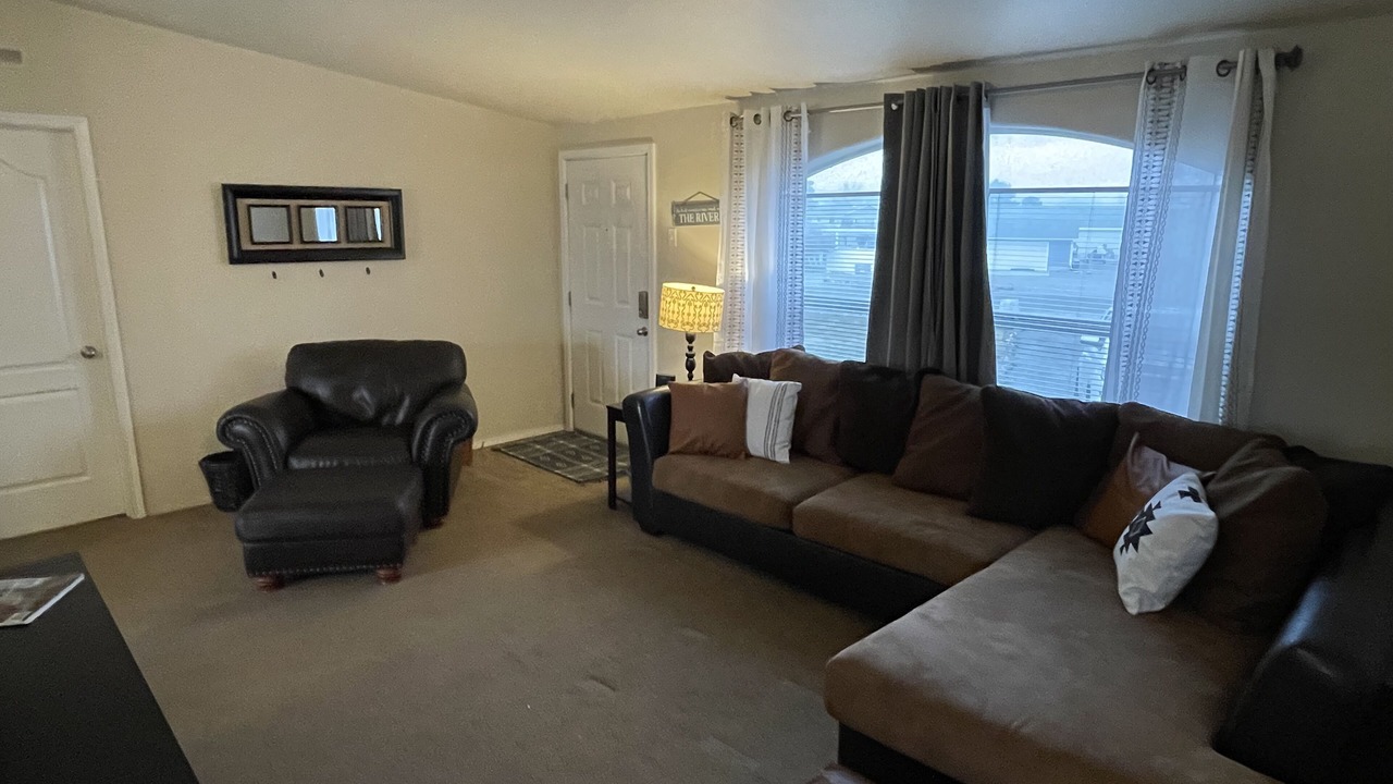 Photo of Livingroom in Desert Aire