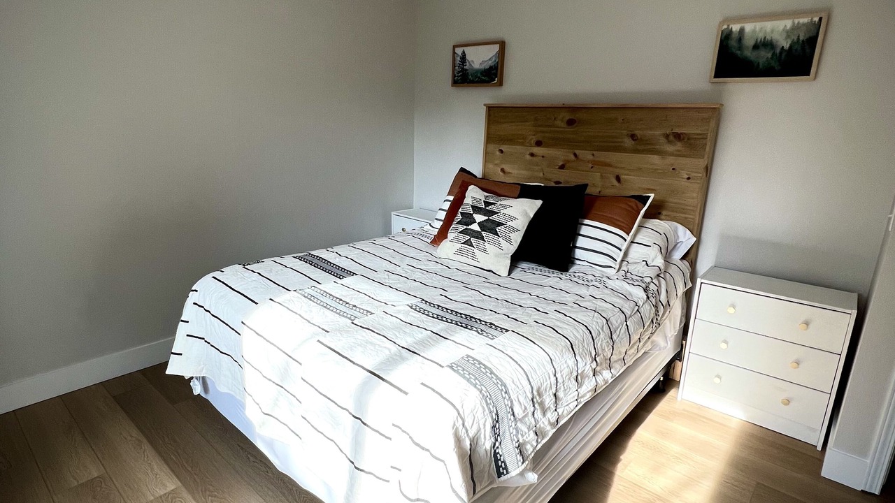 Photo of Bedroom in Sixth Ave West