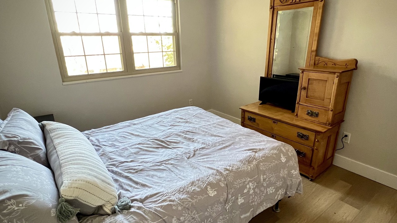 Photo of Bedroom in Sixth Ave West