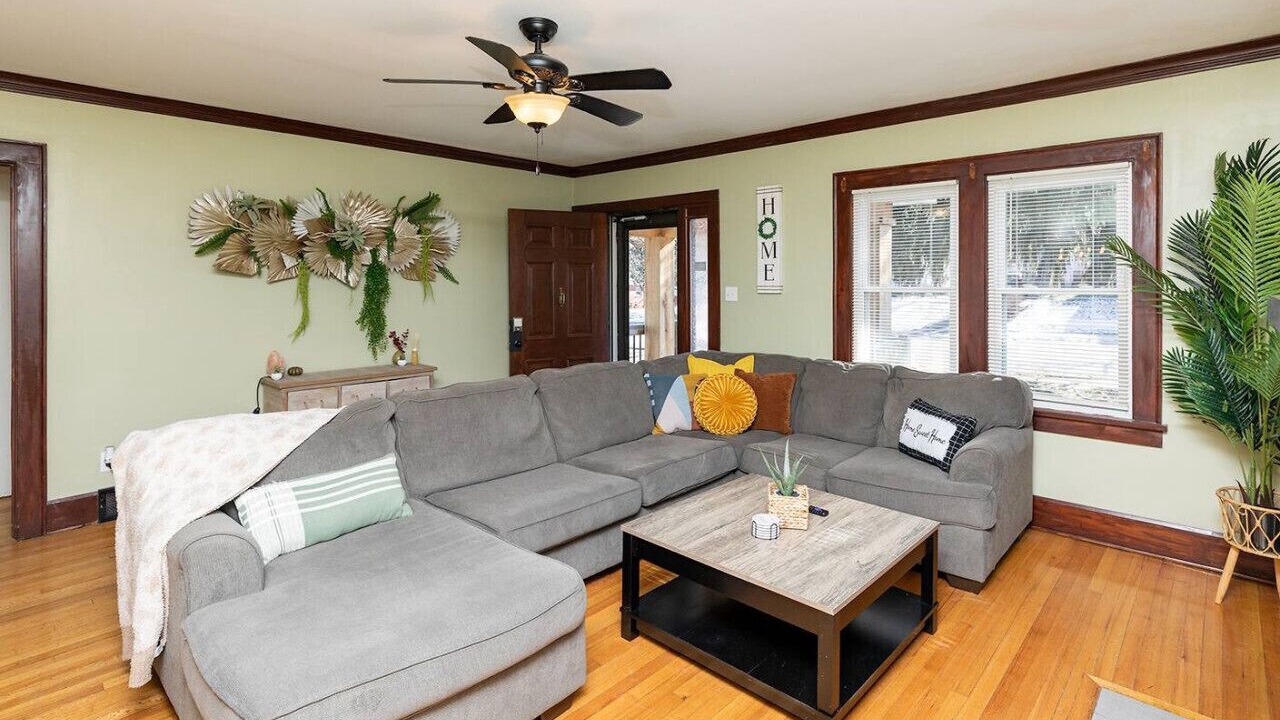 Photo of Livingroom in Beaverdale