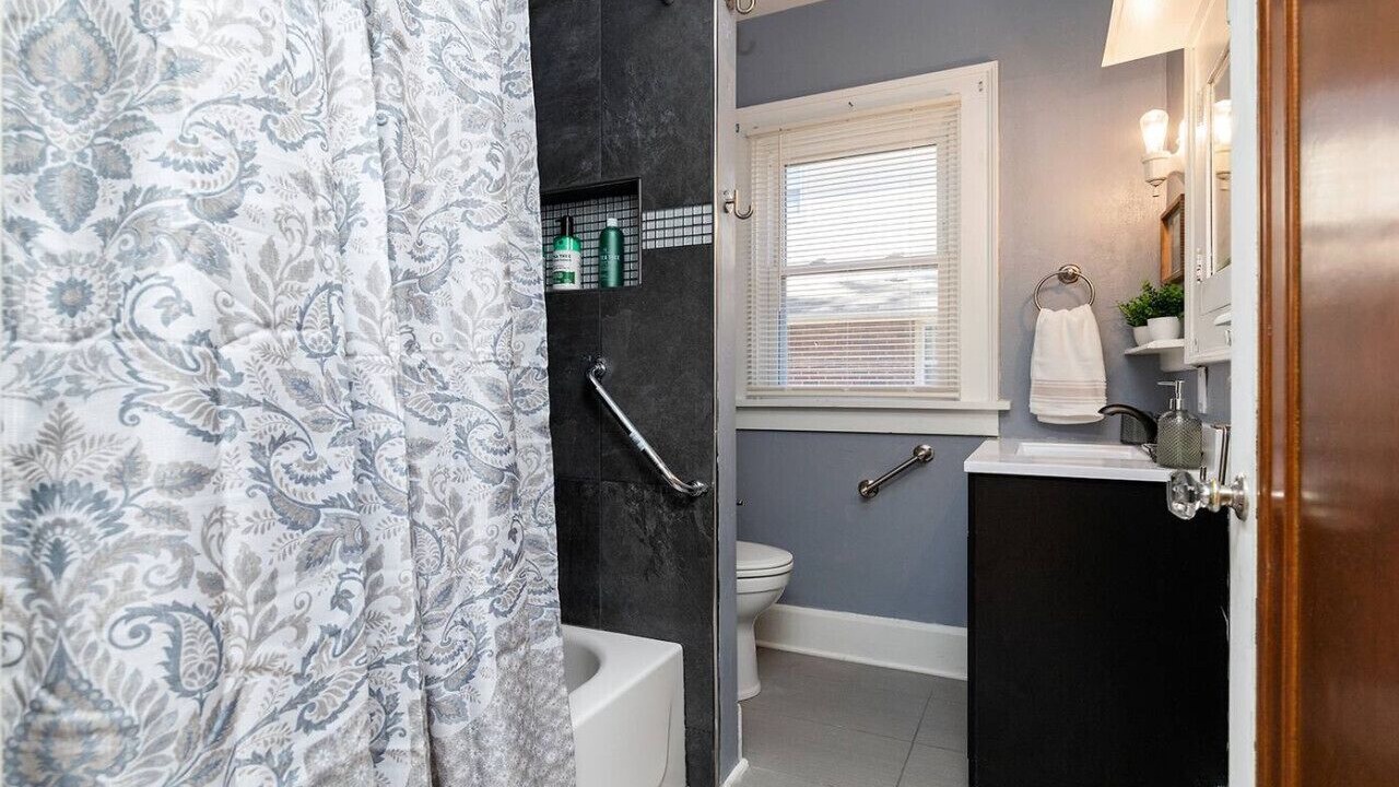 Photo of Bathroom in Beaverdale