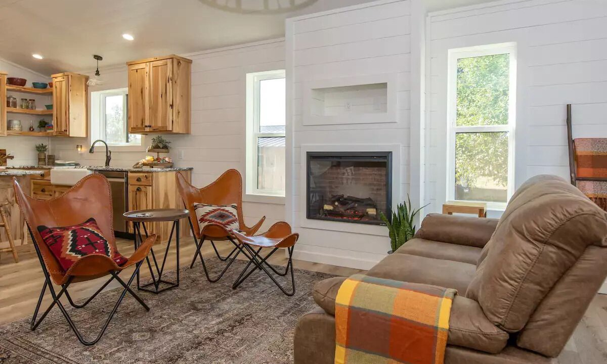 Photo of Livingroom in Halfway