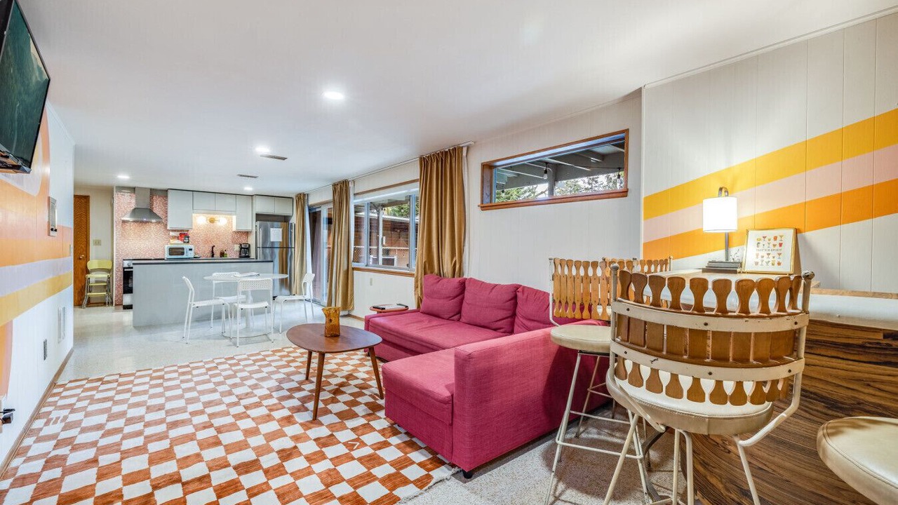 Photo of Livingroom in White Center