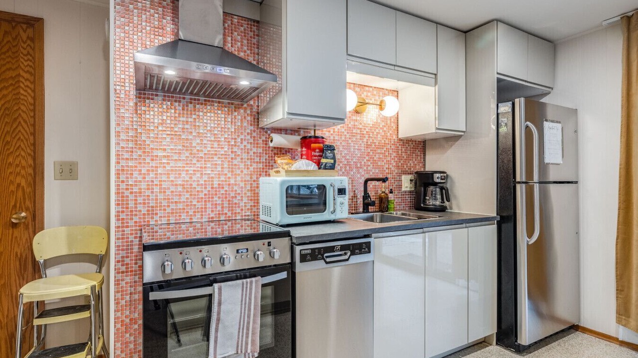 Photo of Kitchen in White Center