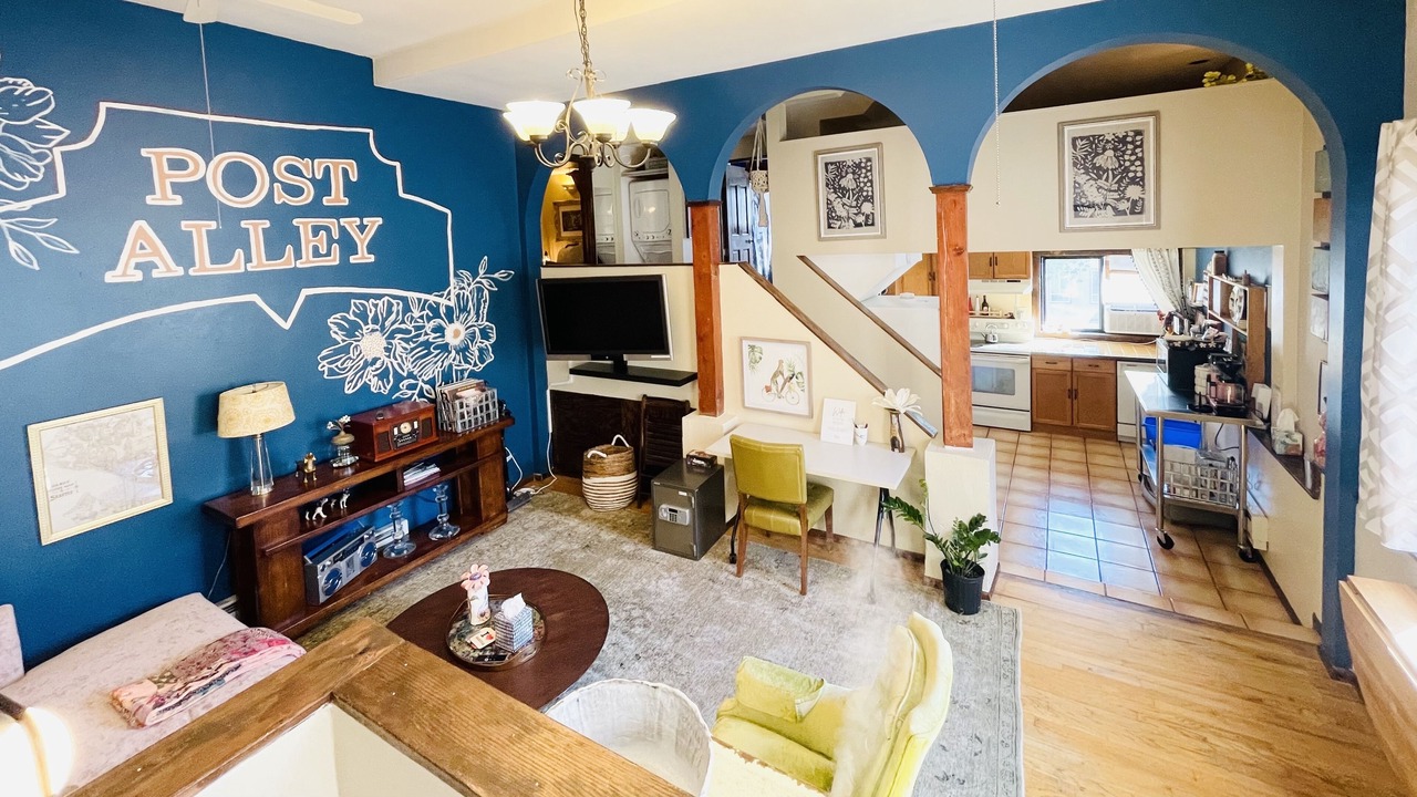 Photo of Livingroom in North Beacon Hill