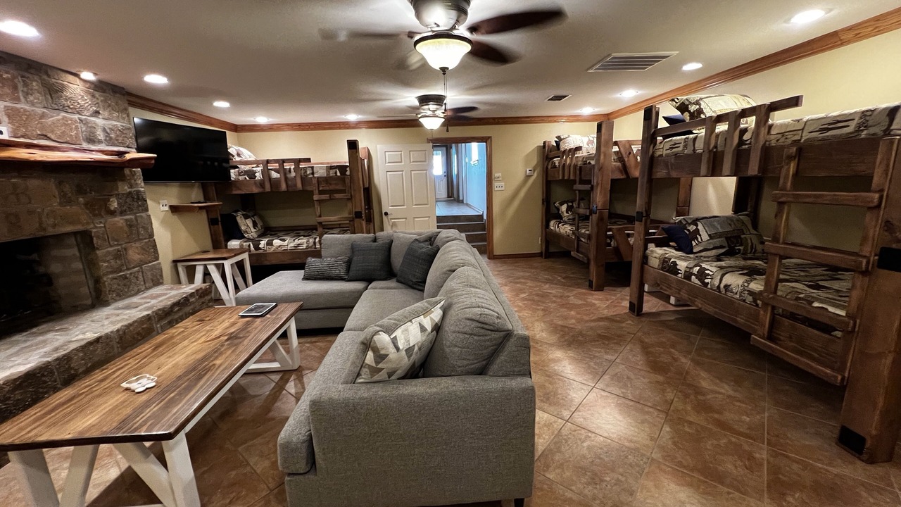 Photo of Livingroom in Graford