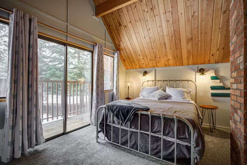 Photo of Bedroom in Garden Valley