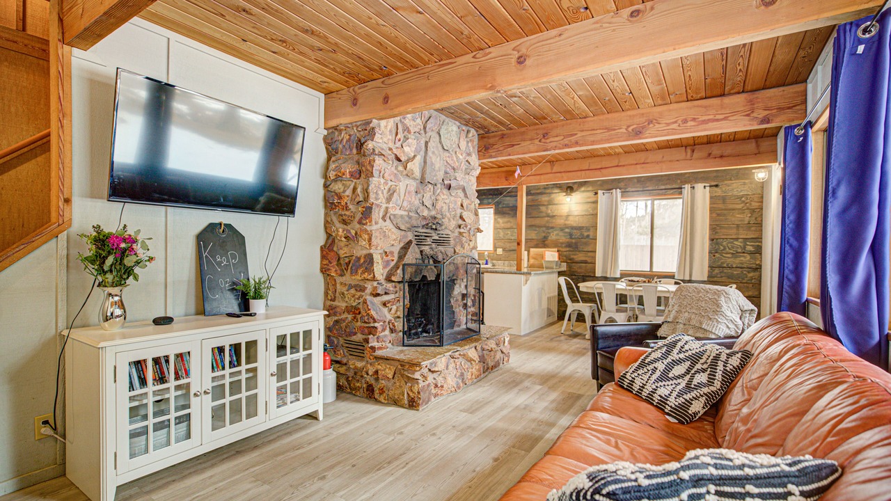 Photo of Livingroom in Garden Valley
