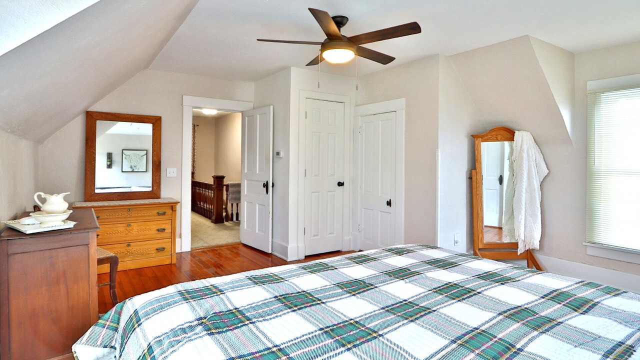 Photo of Bedroom in Johnson County