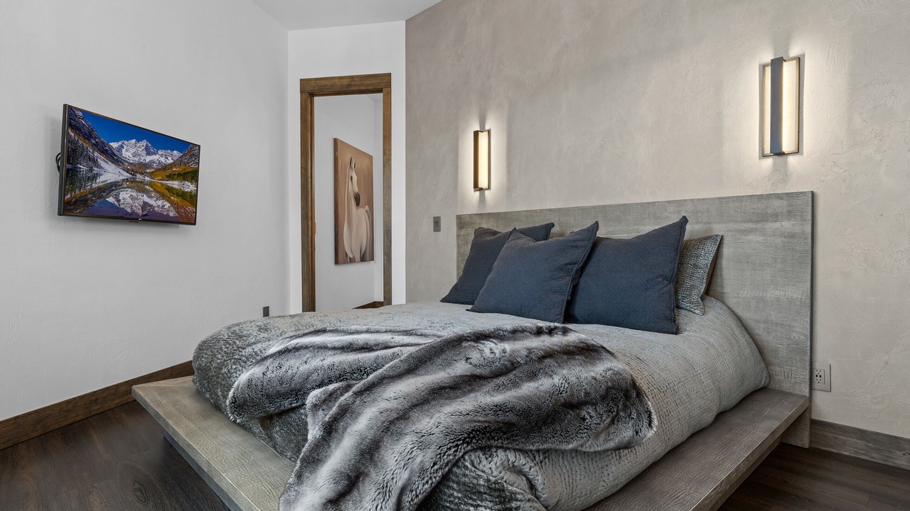Photo of Bedroom in Windcliff Estates