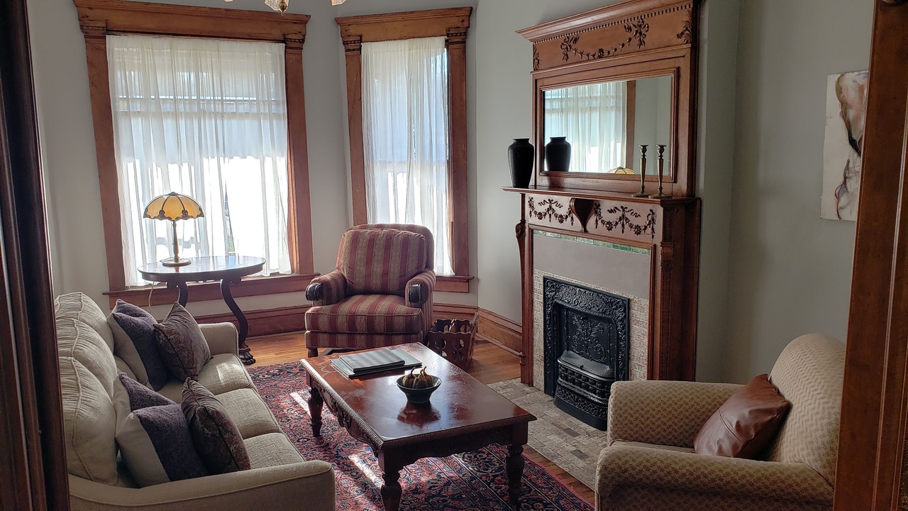 Photo of Livingroom in Hannibal