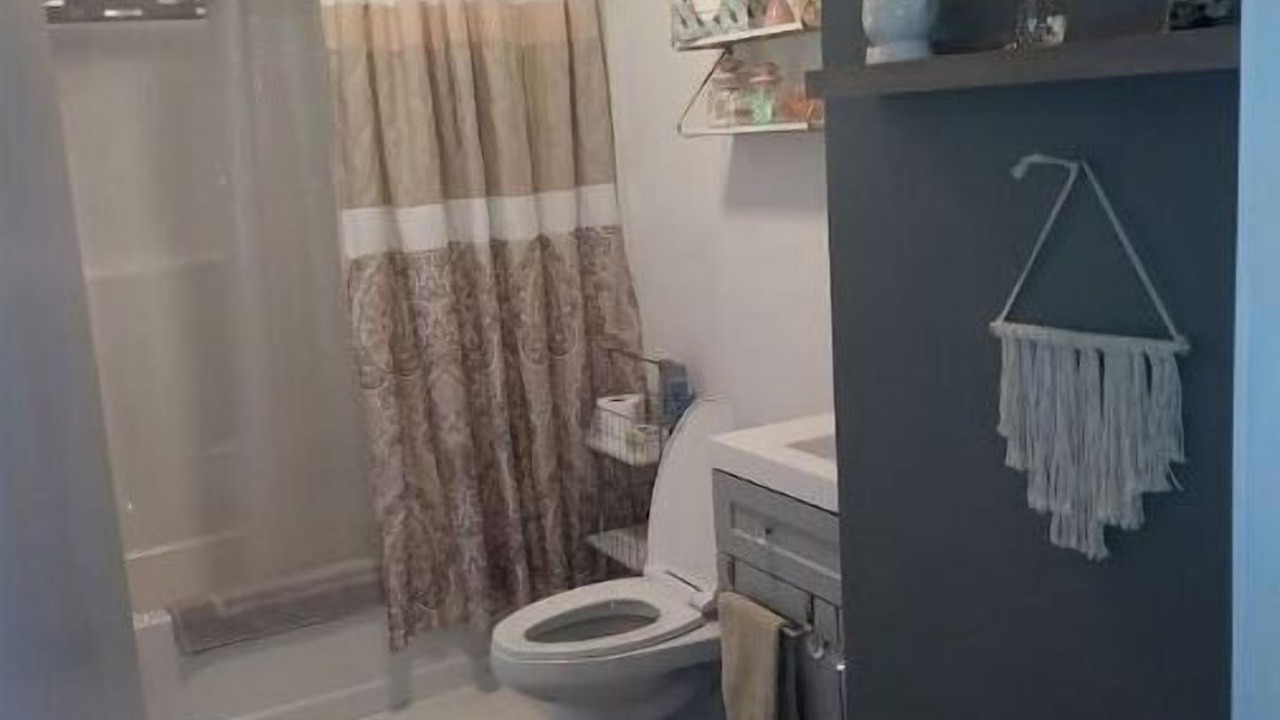 Photo of Bathroom in White Center