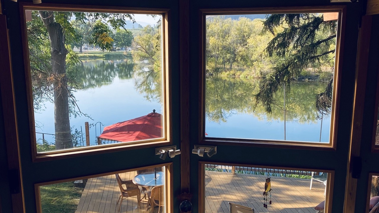 Photo of Livingroom in Oroville