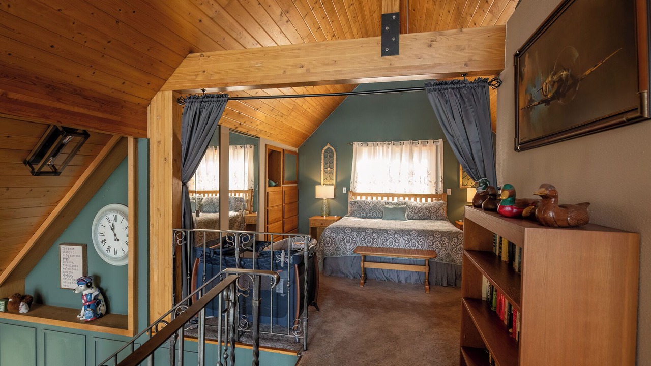 Photo of Bedroom in Oroville