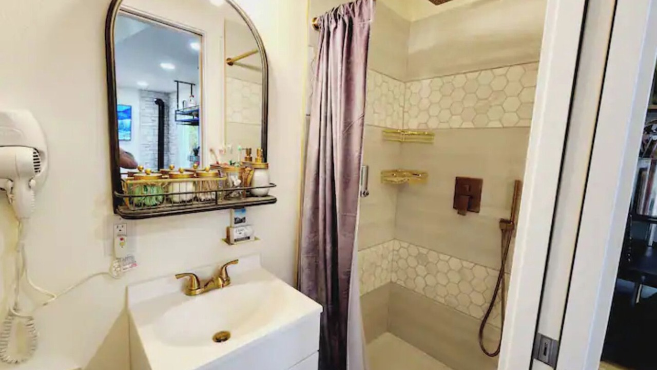 Photo of Bathroom in Highline