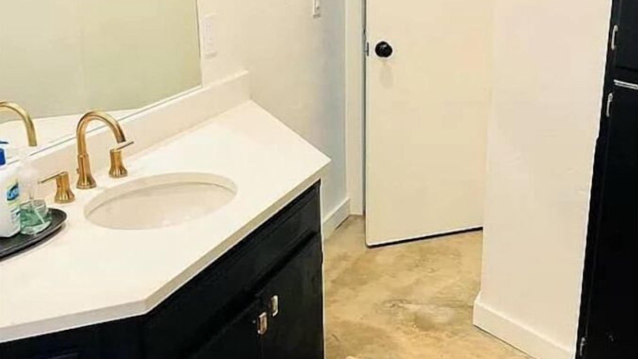Photo of Bathroom in Eufaula