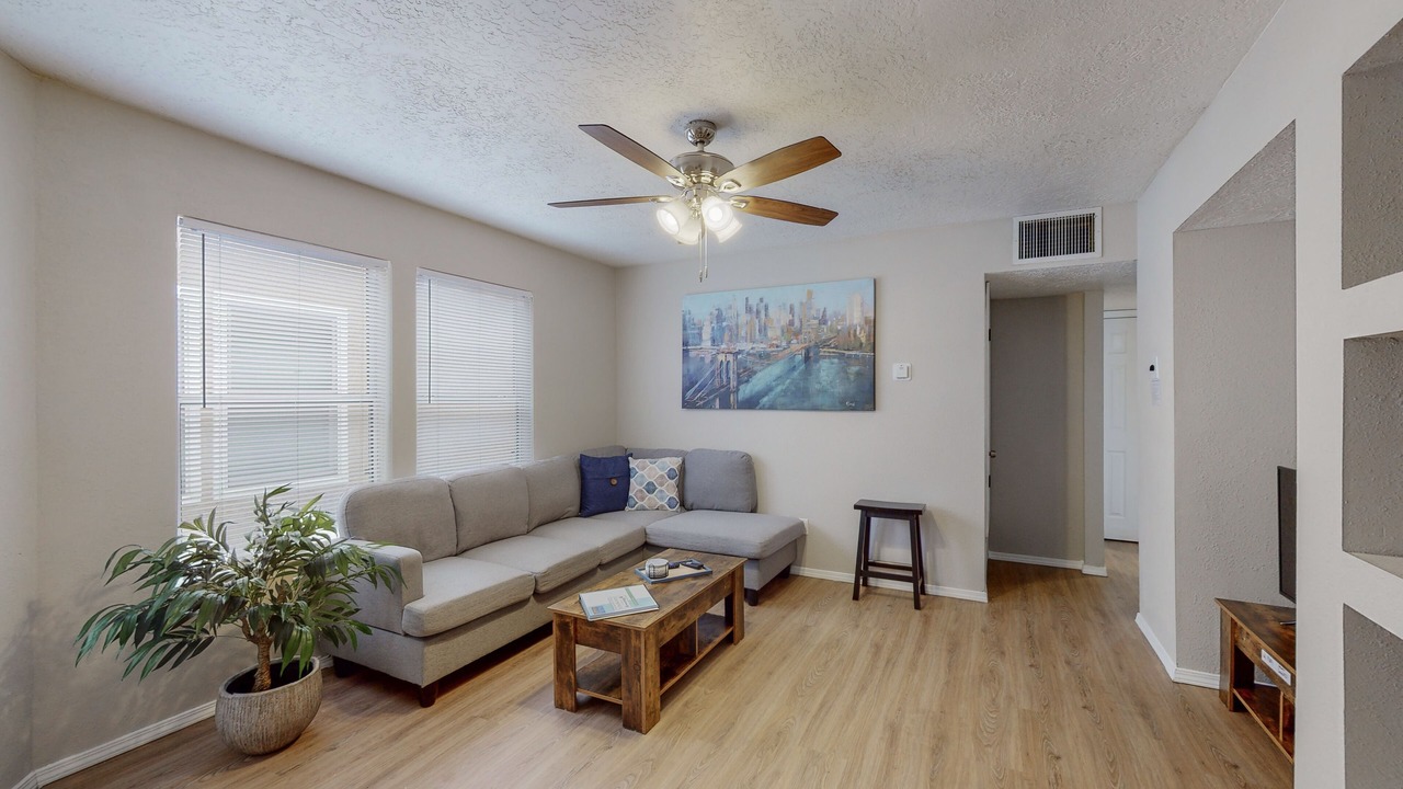Photo of Livingroom in Uptown