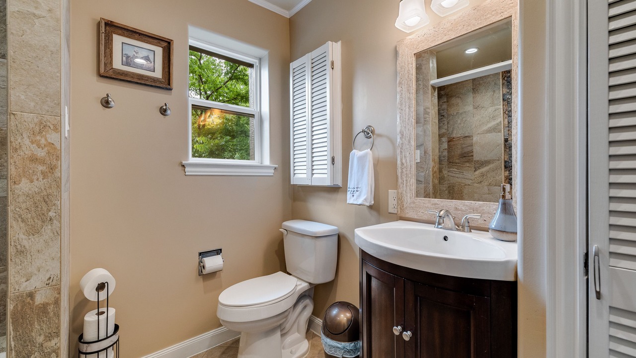 Photo of Bathroom in Oak Point