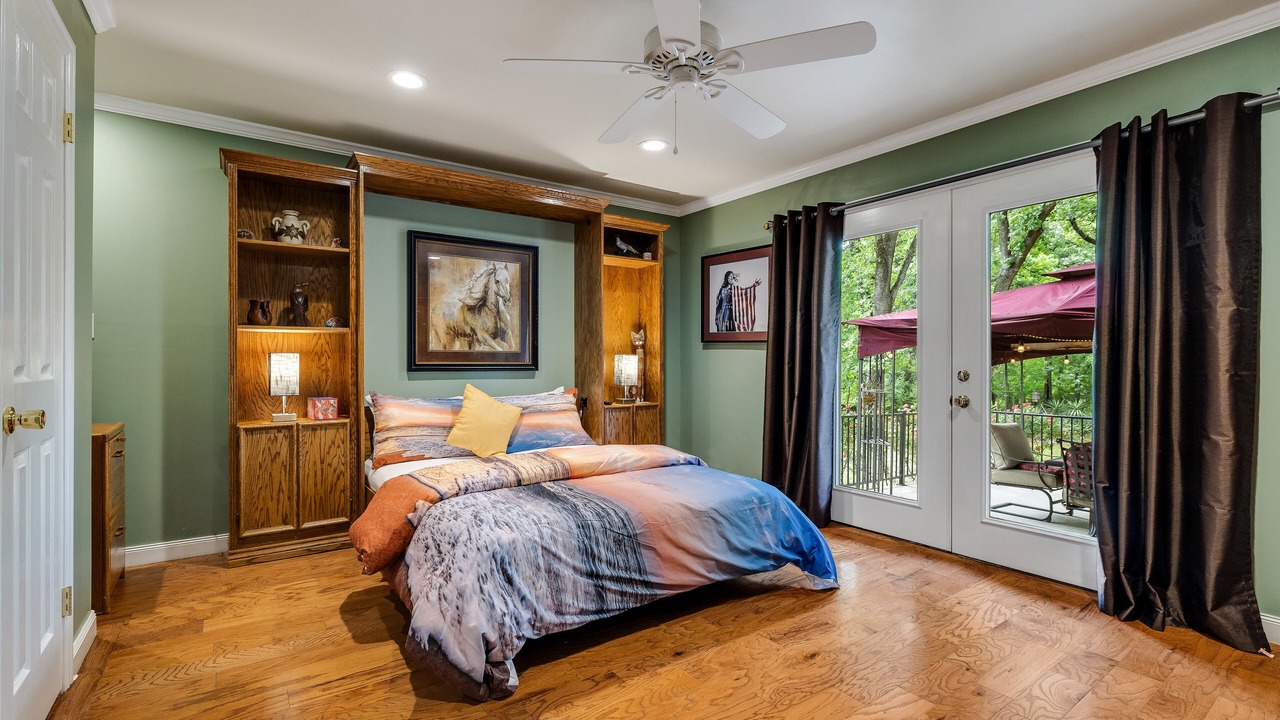 Photo of Bedroom in Oak Point