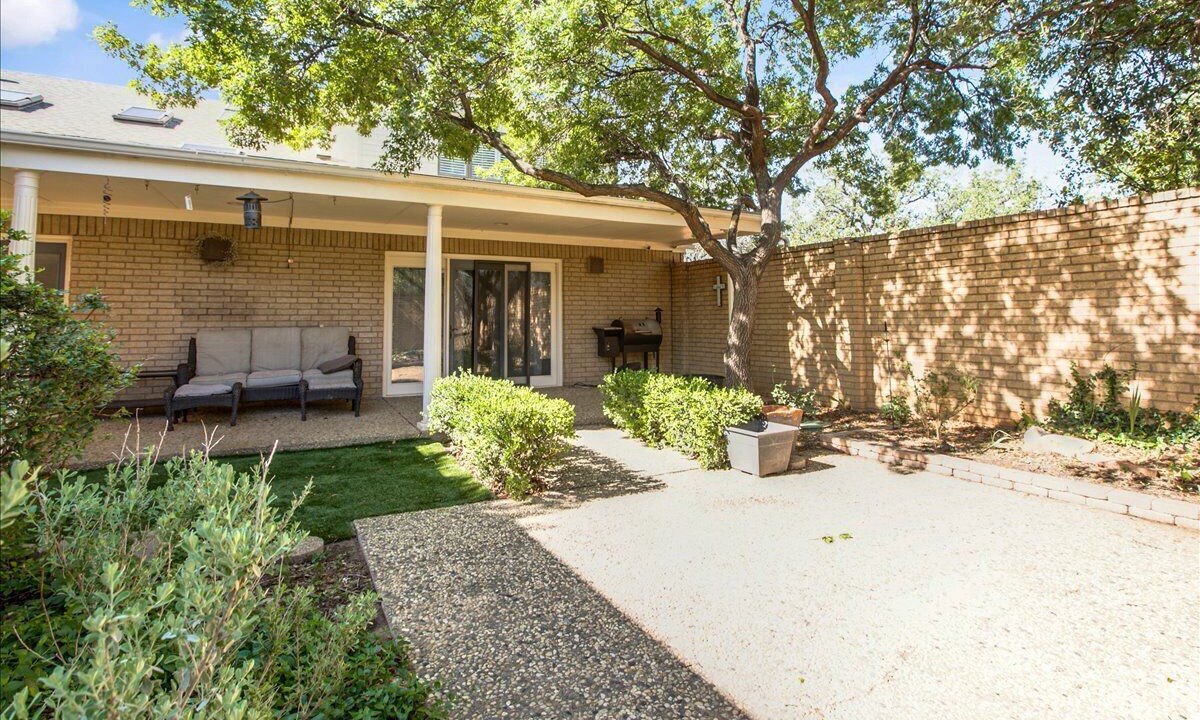 Photo of Patio Balcony in North by Northwest