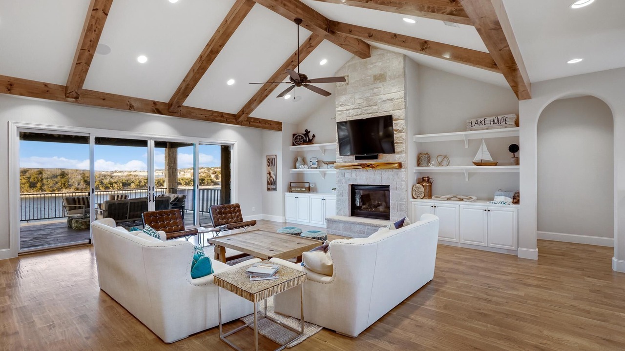 Photo of Livingroom in Graford