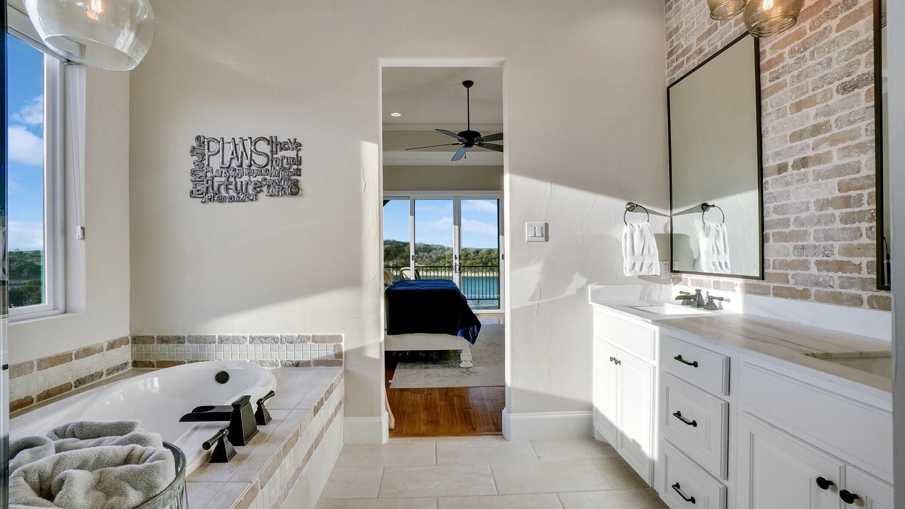 Photo of Bathroom in Graford